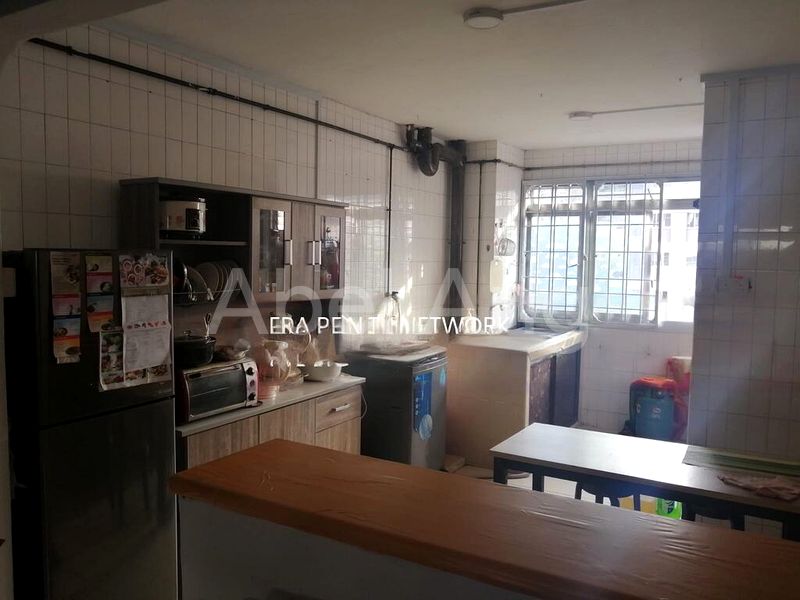 5 Room (5I) HDB for Rent in  922 Jurong West Street 92 - Image 4